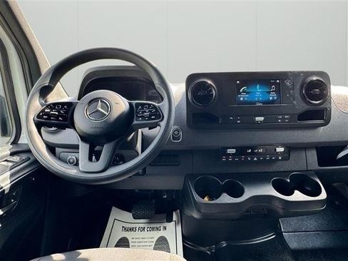 Used 2024 Mercedes-Benz Sprinter 2500 image 23