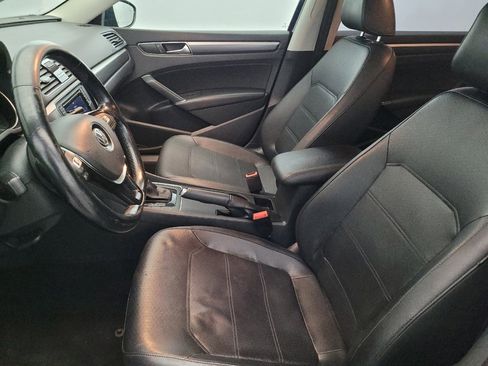 Used 2018 Volkswagen Passat 2.0T R-Line image 17