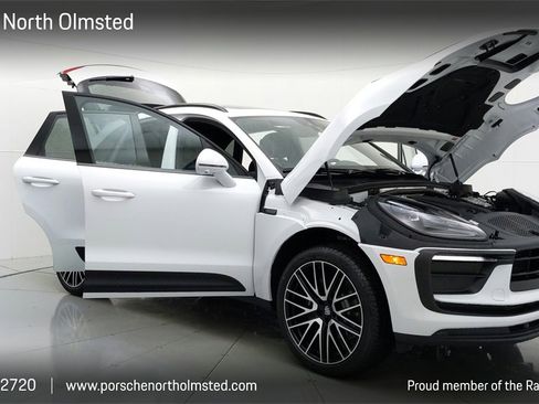 Used 2022 Porsche Macan image 10