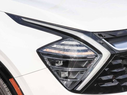 Used 2024 Kia Sportage SX image 4