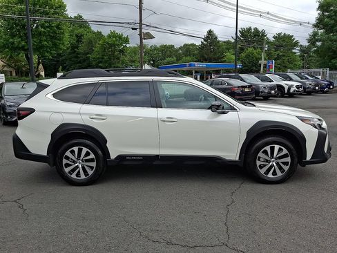Used 2025 Subaru Outback Premium AWD/4WD image 7