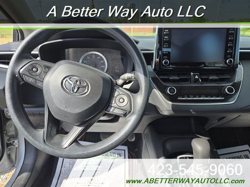 Used 2021 Toyota Corolla LE FWD image 9