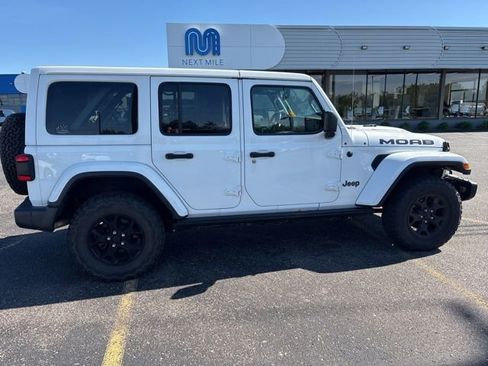 Used 2018 Jeep Wrangler Unlimited Sahara w/ Quick Order Package 24M Moab AWD/4WD image 6