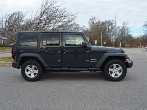 Used 2017 Jeep Wrangler Unlimited Sport w/ Quick Order Package 24S image 7