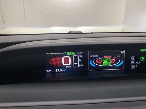 Used 2020 Toyota Prius Prime XLE image 29