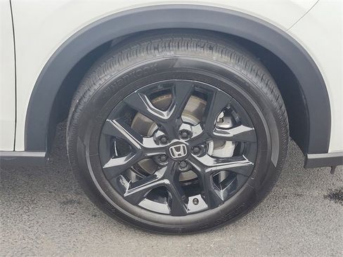 Used 2025 Honda HR-V Sport image 8