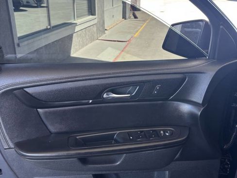 Used 2016 Chevrolet Traverse LT image 5