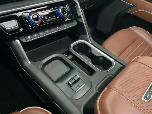 Used 2025 GMC Sierra 2500 Denali Ultimate image 15