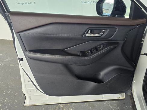 Used 2023 Nissan Rogue SV FWD image 24