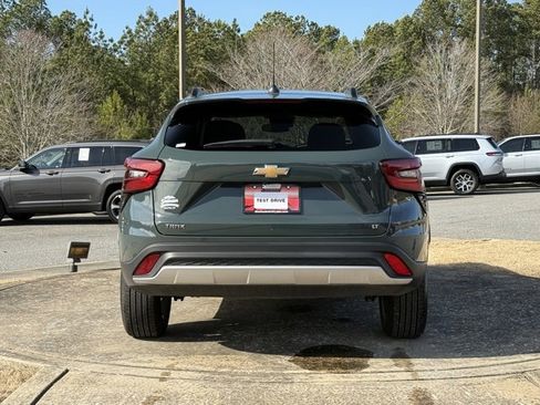 Used 2025 Chevrolet Trax LT image 6