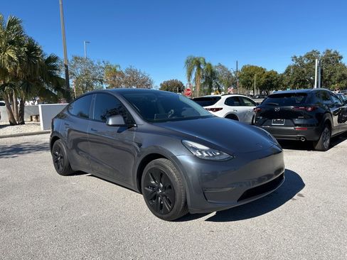 Used 2020 Tesla Model Y Long Range image 8