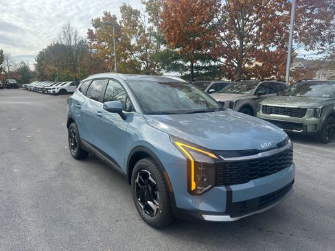 New 2026 Kia Sportage EX image 3