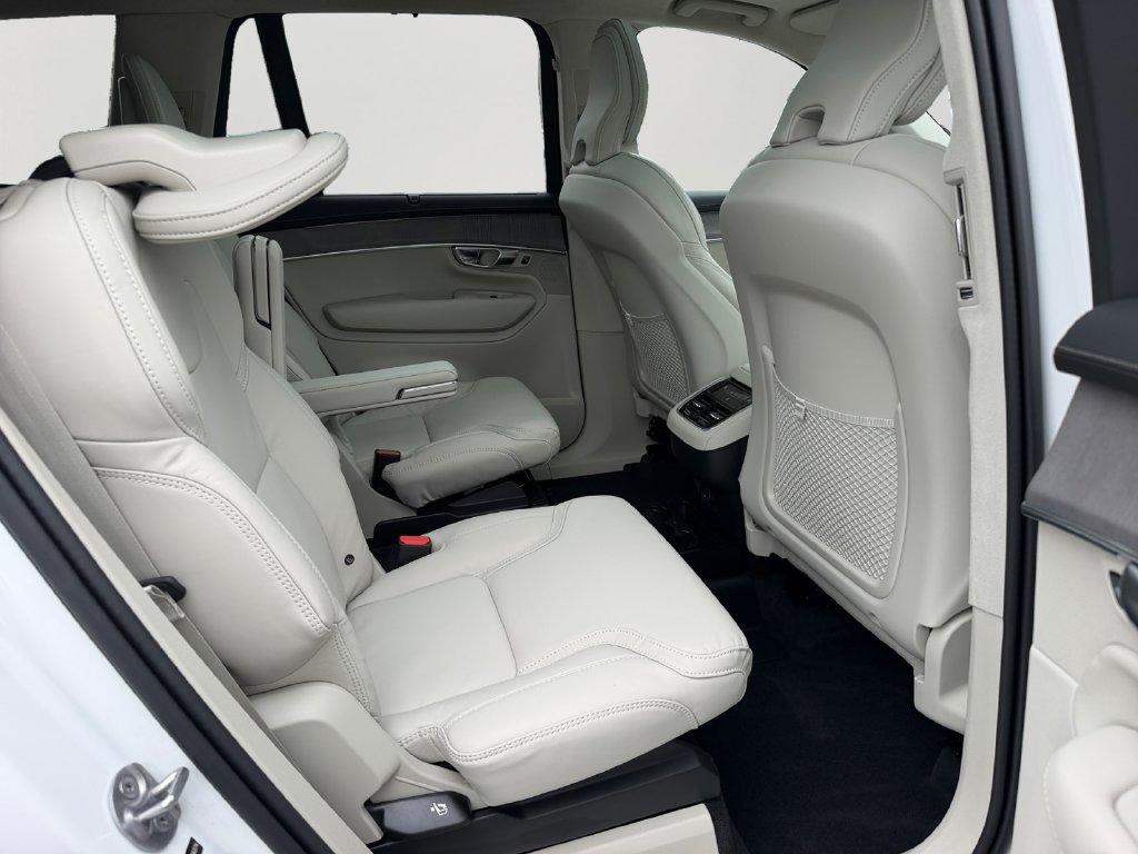 Used 2026 Volvo XC90 B6 Ultra w/ Lounge Package AWD/4WD image 9