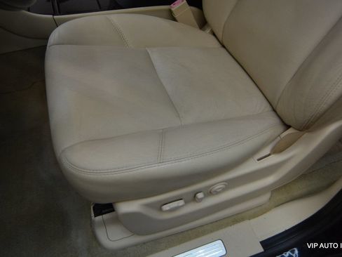 Used 2007 Cadillac Escalade AWD w/ Climate Package image 17