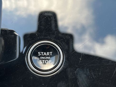 Used 2025 Land Rover Range Rover Sport SE image 24