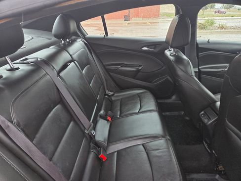 Used 2017 Chevrolet Cruze Premier FWD image 39