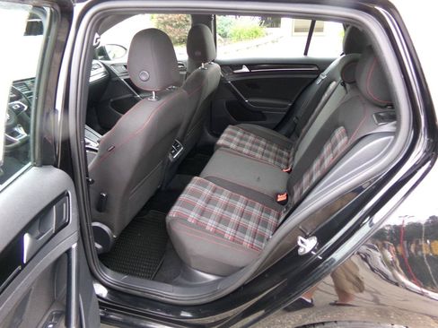 Used 2017 Volkswagen Golf 4-Door FWD image 19