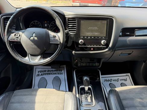 Used 2020 Mitsubishi Outlander SE image 19