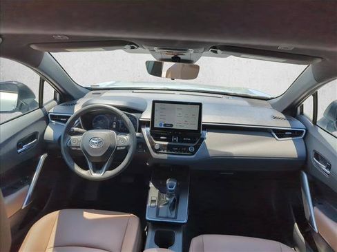Used 2026 Toyota Corolla Cross XLE FWD image 19