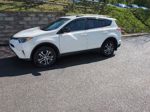 Used 2017 Toyota RAV4 LE w/ All Weather Liner Package AWD/4WD image 5