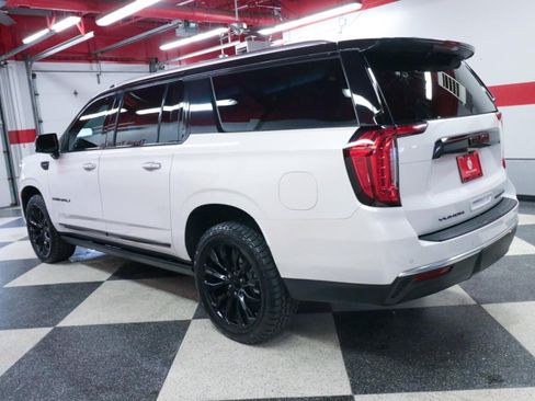 Used 2022 GMC Yukon XL Denali RWD image 6