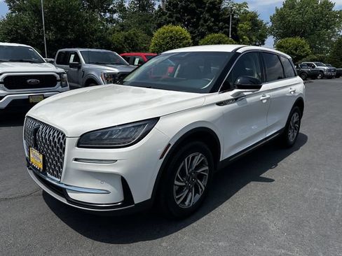 Certified 2024 Lincoln Corsair AWD w/ Equipment Group 101A image 9