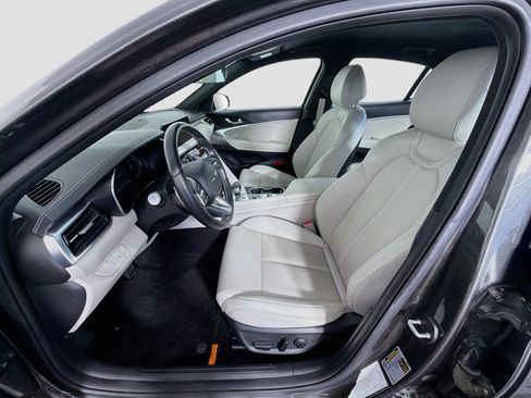 Used 2025 Genesis G70 2.5T RWD image 13