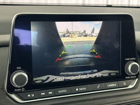 Used 2025 Nissan Rogue SV FWD image 21