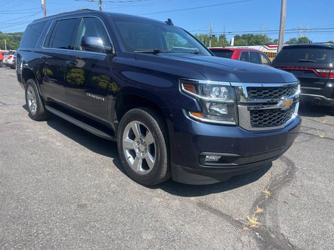 Used 2019 Chevrolet Suburban LT AWD/4WD image 4