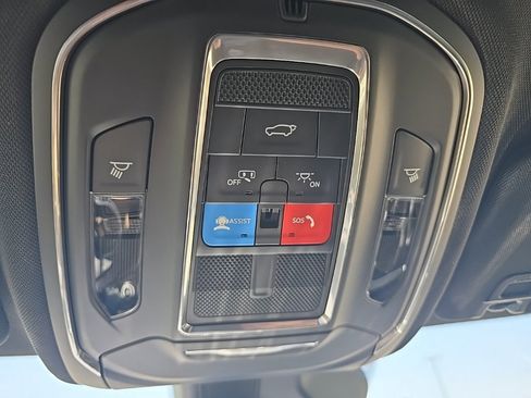 New 2025 Jeep Grand Cherokee Altitude image 43