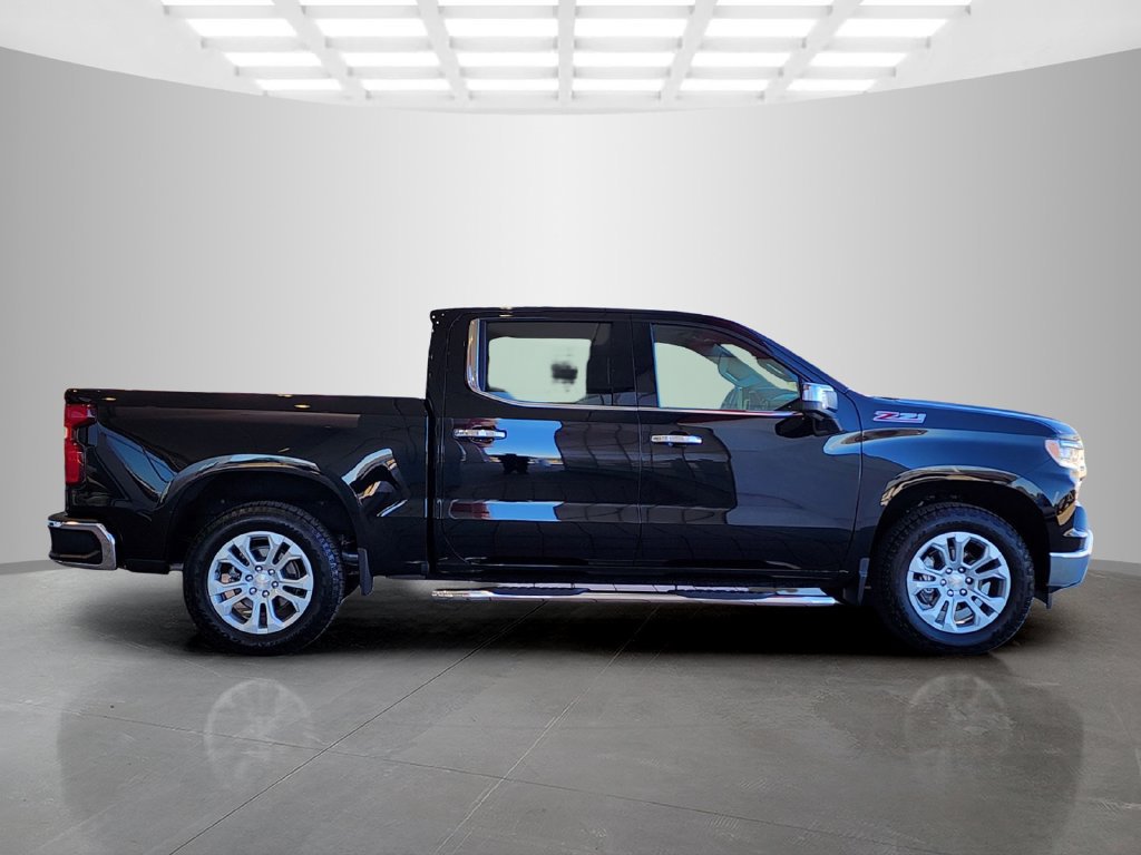 Used 2022 Chevrolet Silverado 1500 LTZ AWD/4WD image 3