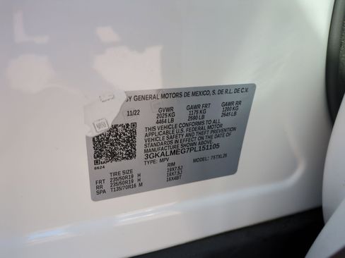 Used 2023 GMC Terrain SLE w/ Driver Convenience Package image 33