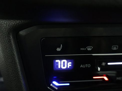 Used 2023 Volkswagen Tiguan SE R-Line image 53