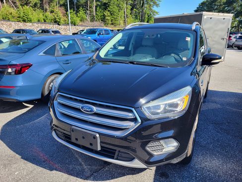Used 2017 Ford Escape Titanium w/ Equipment Group 301A AWD/4WD image 2