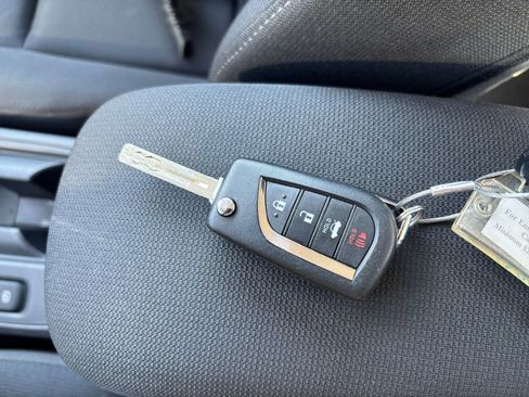 Used 2025 Toyota Corolla LE image 22