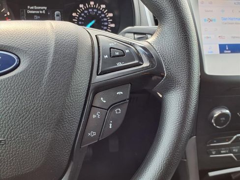 Used 2020 Ford Edge SE image 17