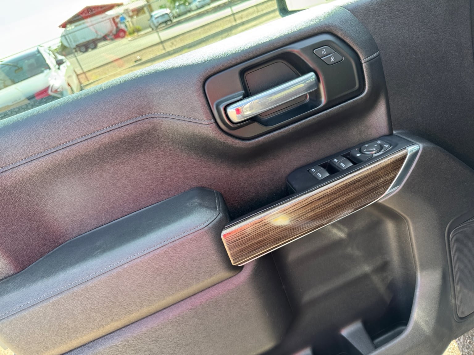 Used 2020 Chevrolet Silverado 1500 LT w/ All-Star Edition RWD image 11