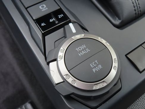 Used 2024 Toyota Tacoma SR5 image 7