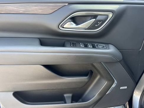 Used 2022 Chevrolet Tahoe Z71 w/ Z71 Off-Road Package AWD/4WD image 26