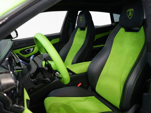 Used 2022 Lamborghini Urus image 24