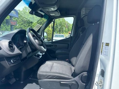 Used 2023 Mercedes-Benz Sprinter 2500 image 7