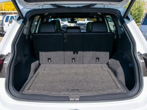 Used 2019 Volkswagen Tiguan SEL Premium R-Line image 9