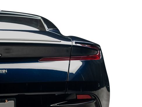 Used 2017 Aston Martin DB11 V12 RWD image 13