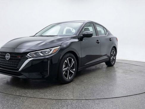 Used 2025 Nissan Sentra SV image 3