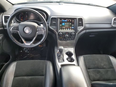 Used 2017 Jeep Grand Cherokee Altitude image 13