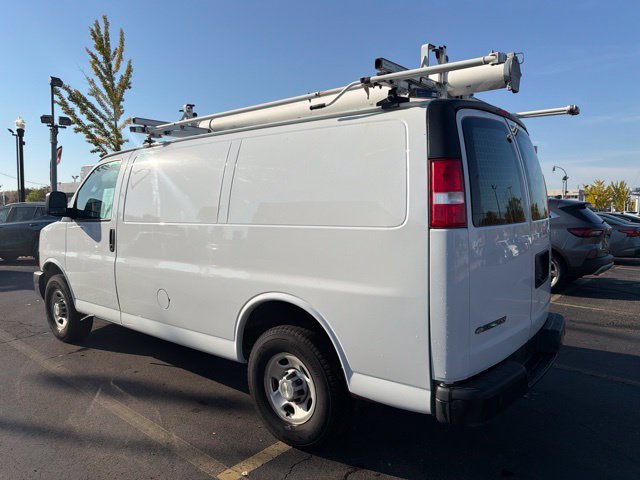 Used 2021 Chevrolet Express 2500 w/ Driver Convenience Package RWD image 5