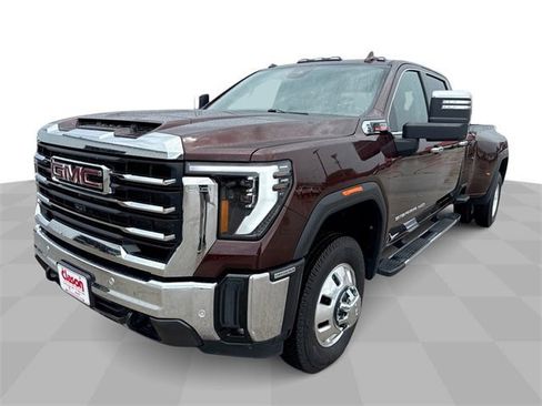 Used 2024 GMC Sierra 3500 SLT w/ SLT Premium Package image 34