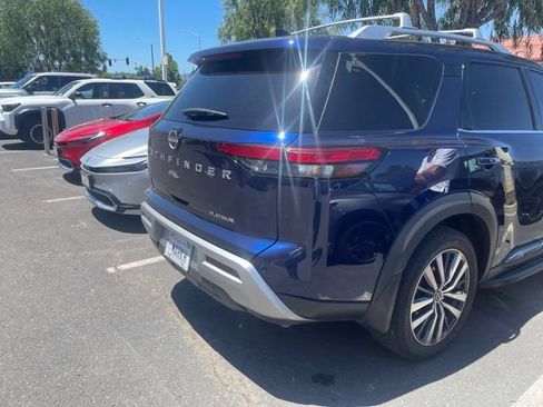 Used 2022 Nissan Pathfinder Platinum w/ Cargo Package FWD image 7