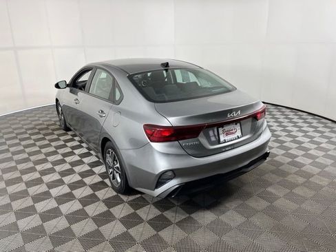 Used 2022 Kia Forte LXS image 5