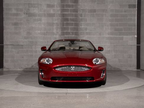 Used 2010 Jaguar XK Convertible RWD image 3